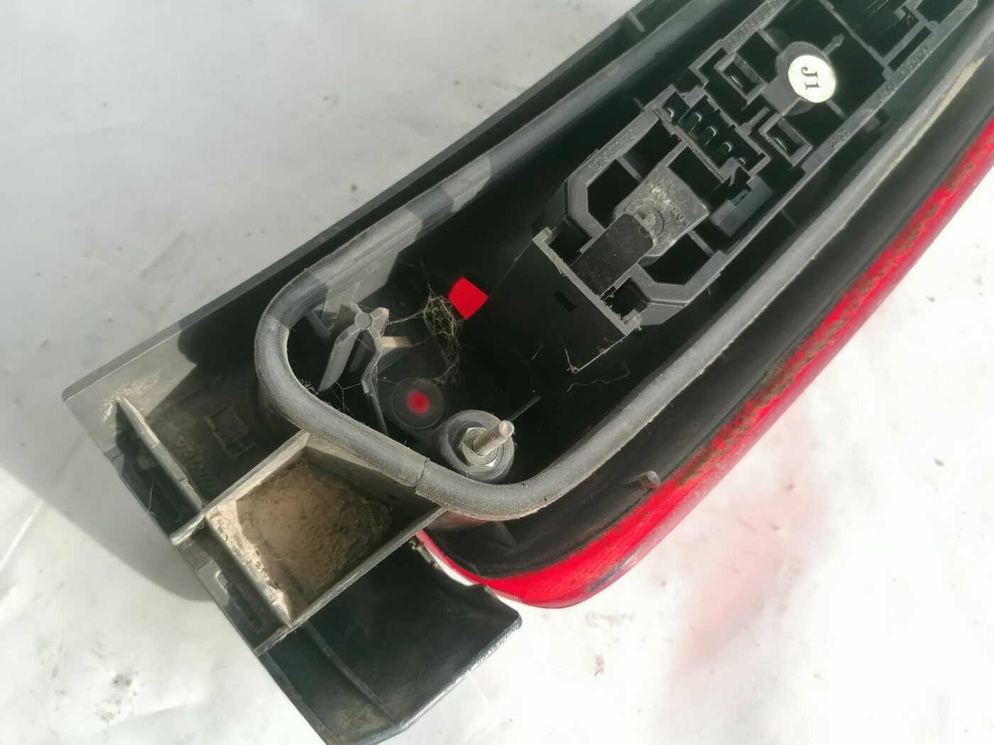 Aizmugurējais kreisais lukturis priekš VOLVO V70 2000