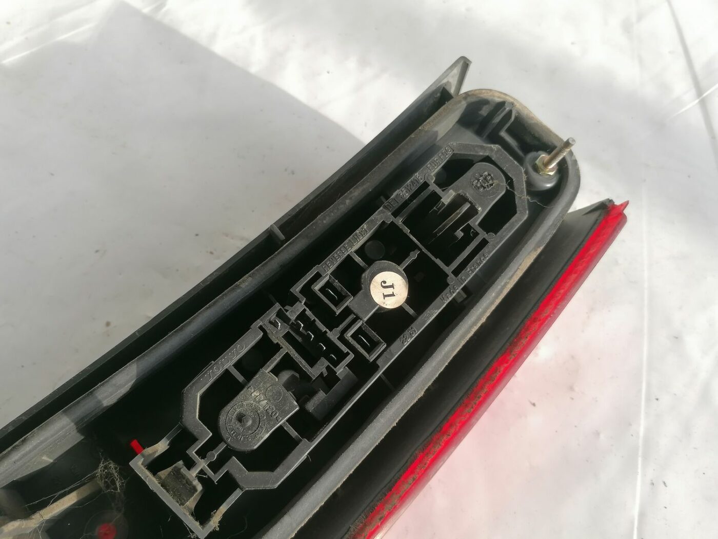 Aizmugurējais kreisais lukturis priekš VOLVO V70 2000