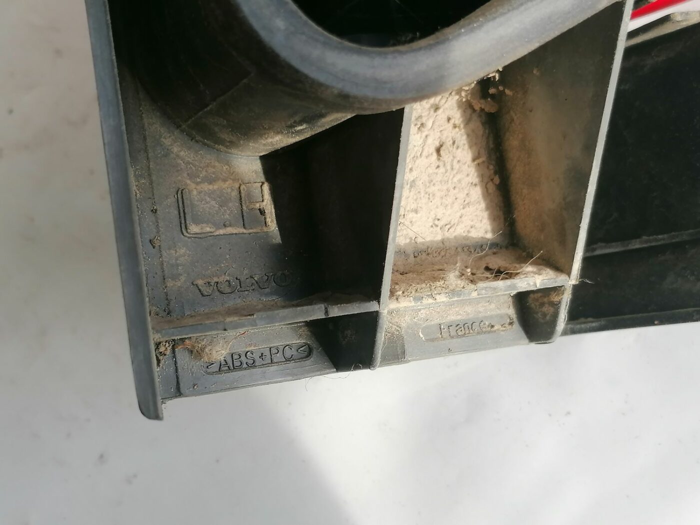 Aizmugurējais kreisais lukturis priekš VOLVO V70 2000