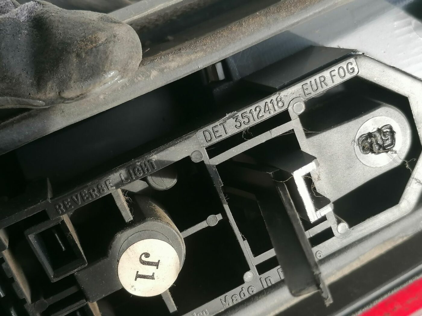 Aizmugurējais kreisais lukturis priekš VOLVO V70 2000