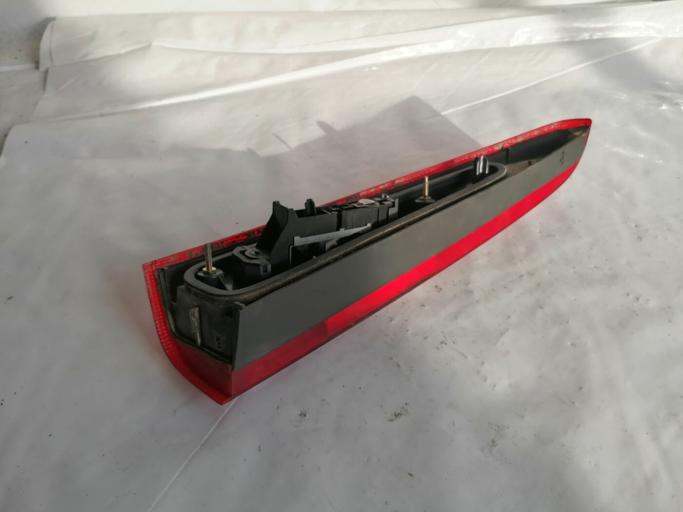 Aizmugurējais labais lukturis priekš VOLVO V70 2000