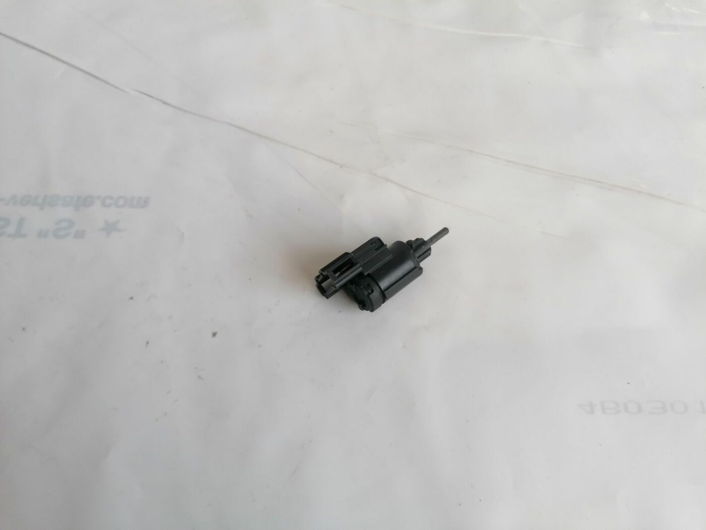 Bremžu signāla slēdzis priekš VW PASSAT 2003 UNIVERSAL BLUE 1 Bremžu signāla slēdzis priekš VW PASSAT 2003 UNIVERSAL BLUE