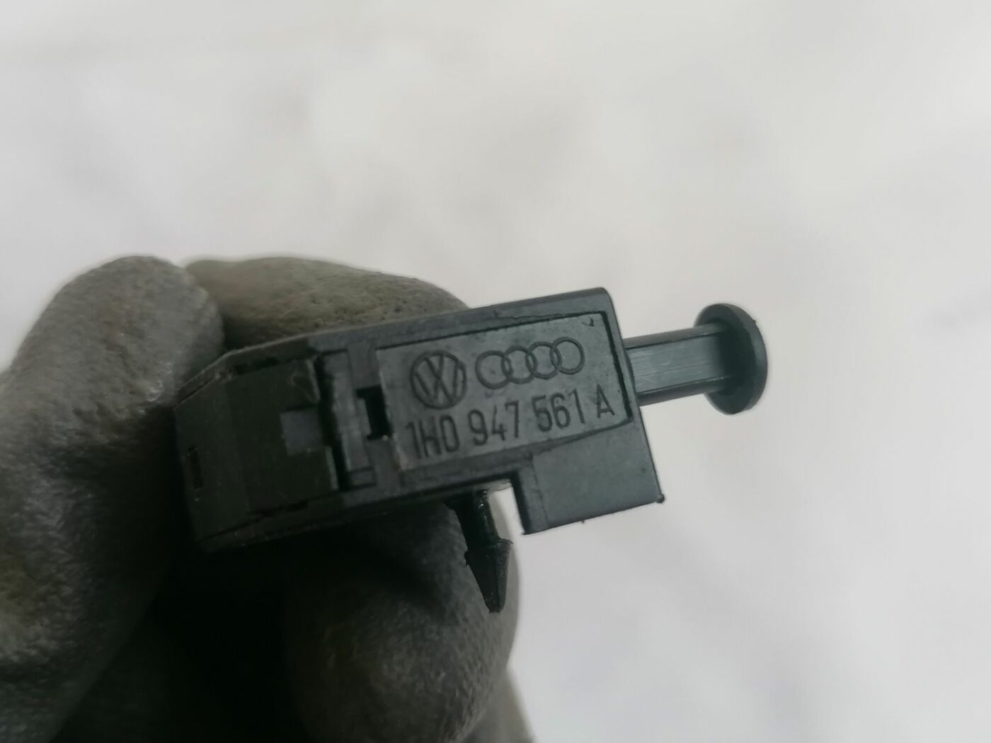 Stāvbremzes devējs priekš VW PASSAT 2003 UNIVERSAL BLUE 3 Stāvbremzes devējs priekš VW PASSAT 2003 UNIVERSAL BLUE