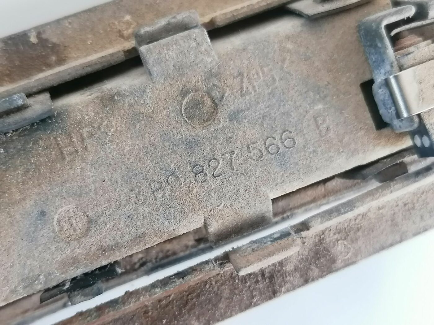 Bagažnieka vāka rokturis priekš VW PASSAT 2003 UNIVERSAL BLUE