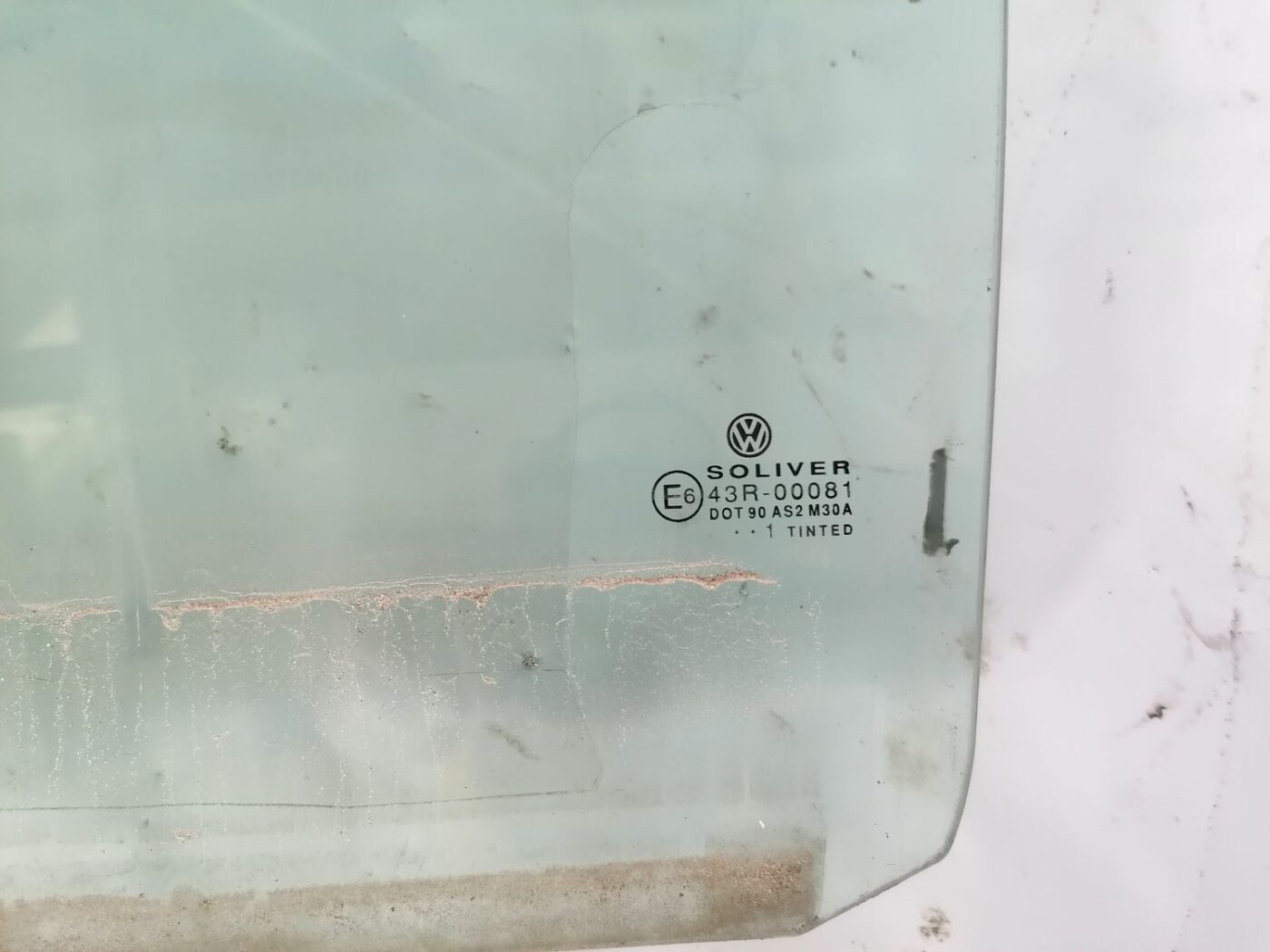 Aizmugurējo kreiso durvju stikls priekš VW PASSAT 2003 UNIVERSAL BLUE