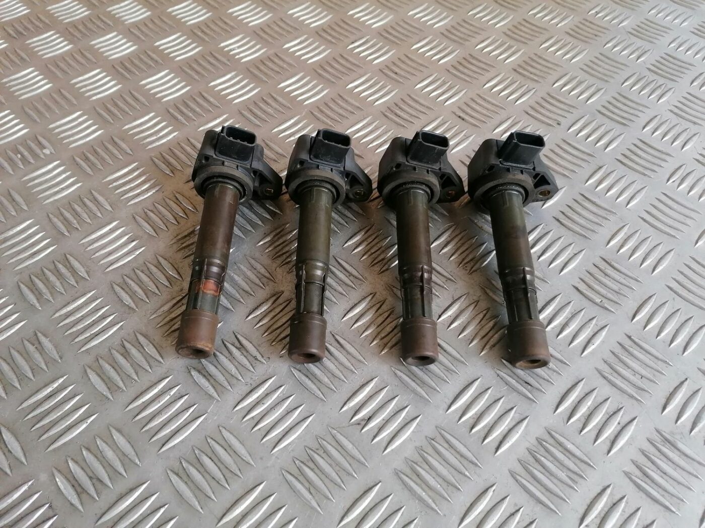 Augstsprieguma spole priekš HONDA CIVIC 2004 2 Augstsprieguma spole priekš HONDA CIVIC 2004