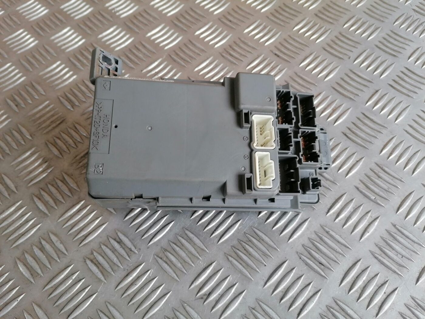 Drošinātāju bloks priekš HONDA CIVIC 2004