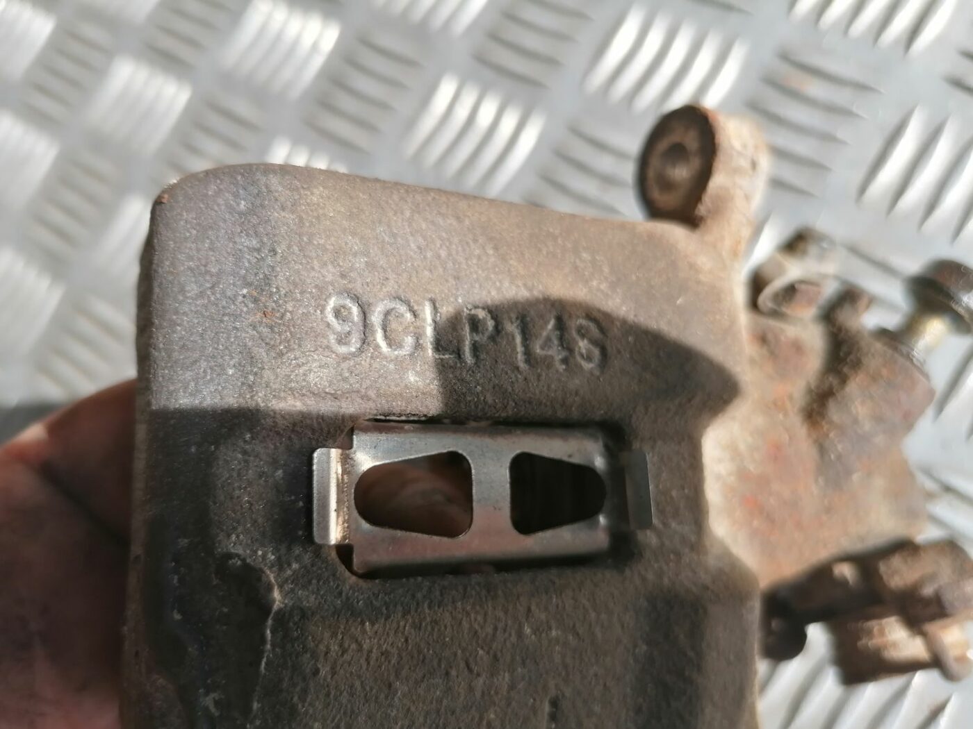 Aizmugurējais kreisais suports priekš HONDA CIVIC 2004