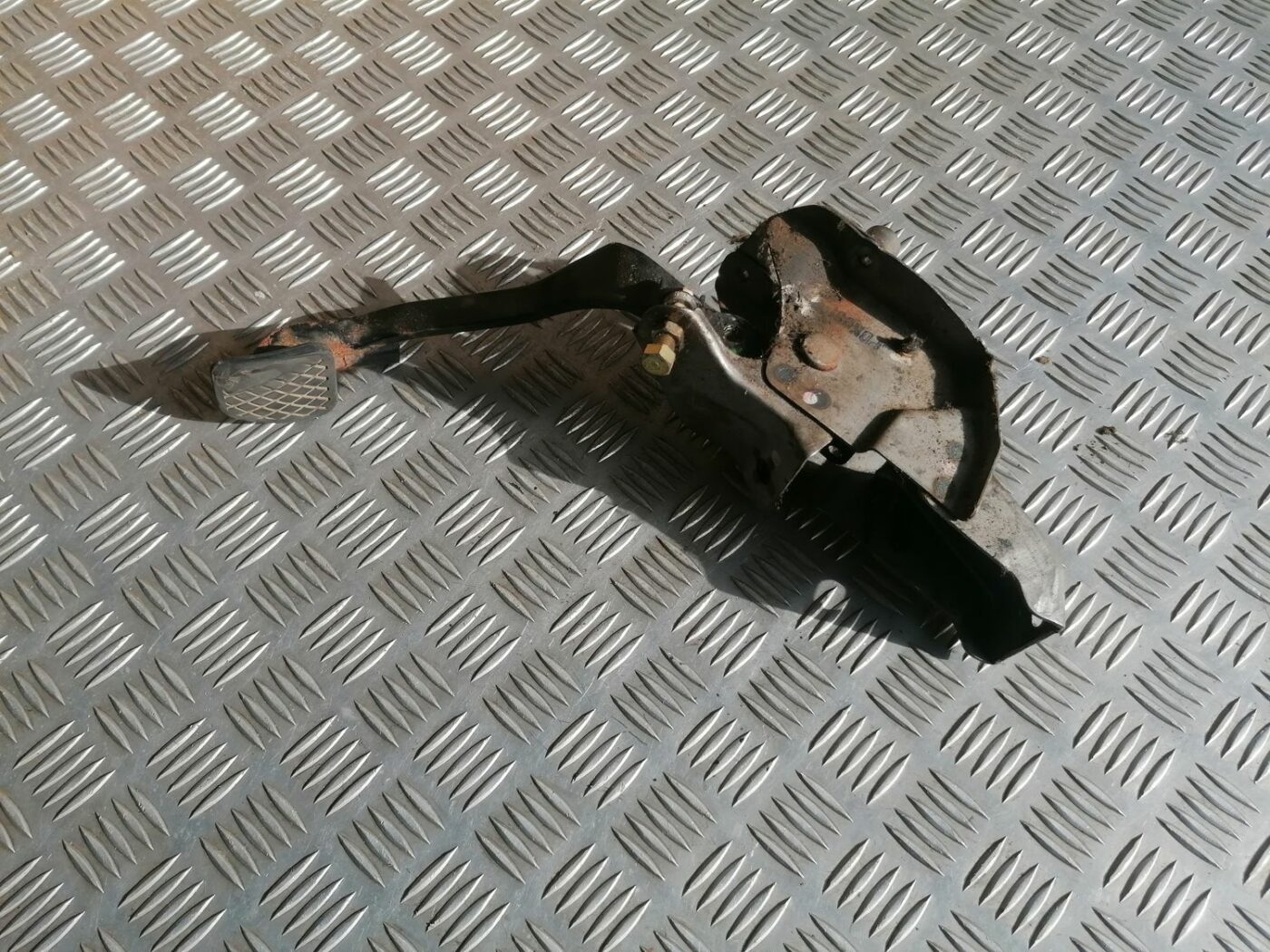 Sajūga pedālis priekš HONDA CIVIC 2004 4 Sajūga pedālis priekš HONDA CIVIC 2004