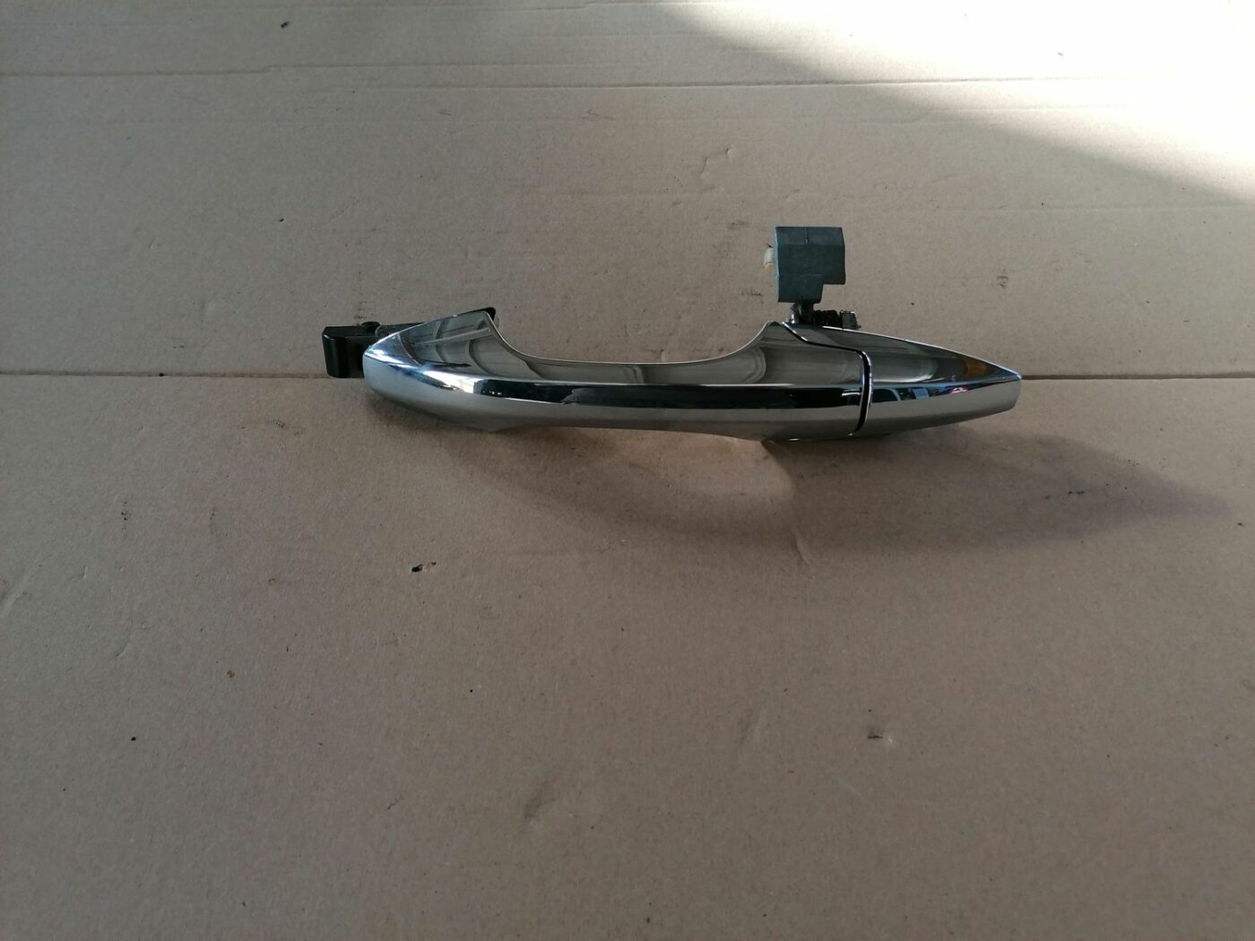 Aizmugurējais kreisais durvju rokturis priekš HONDA ACCORD 2003 SILVER 1 Aizmugurējais kreisais durvju rokturis priekš HONDA ACCORD 2003 SILVER