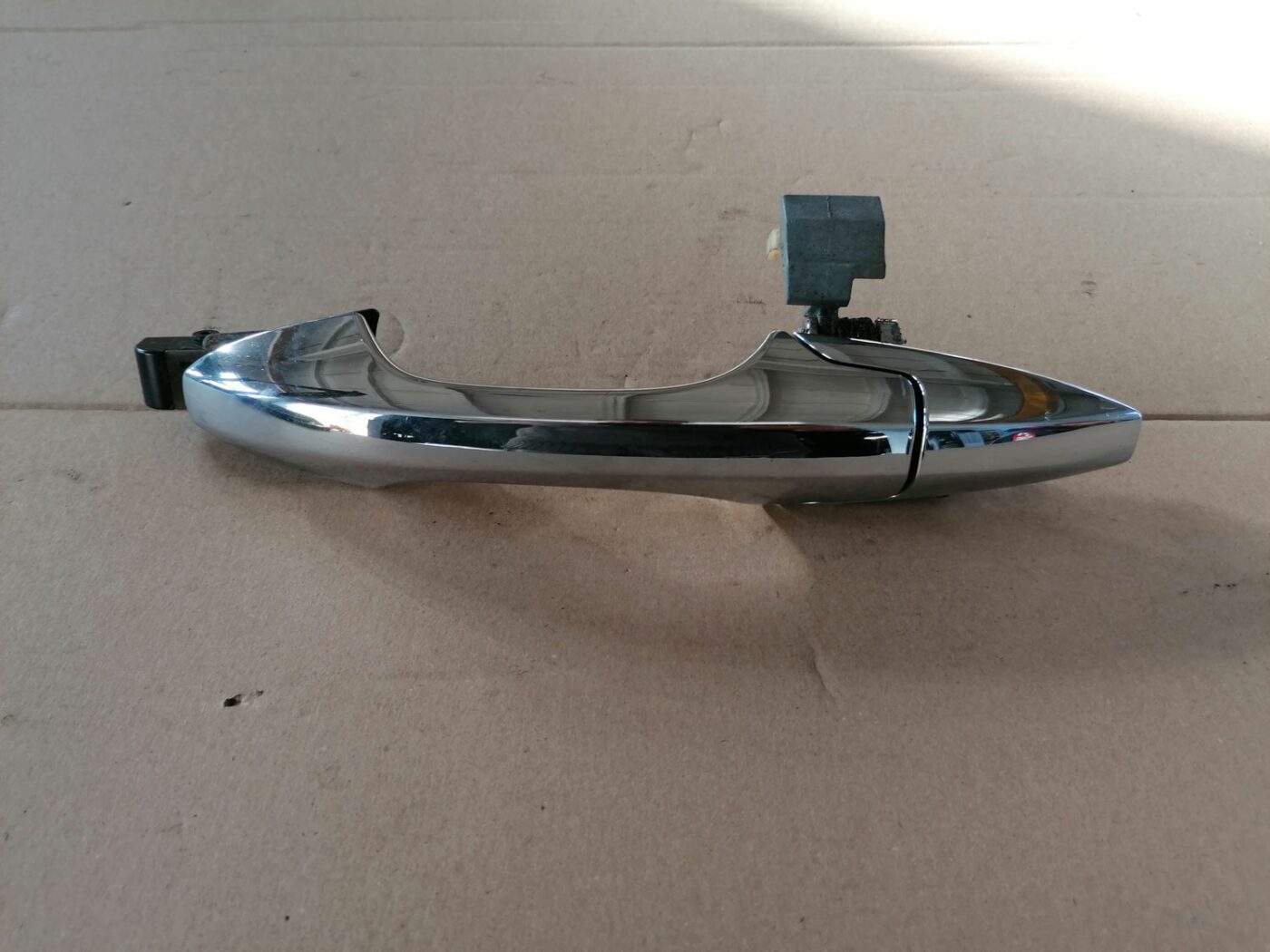 Aizmugurējais kreisais durvju rokturis priekš HONDA ACCORD 2003 SILVER 2 Aizmugurējais kreisais durvju rokturis priekš HONDA ACCORD 2003 SILVER