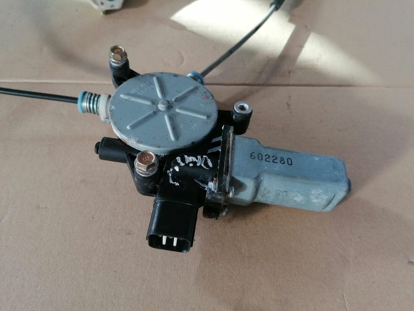 Stikla pacelšanas mehānisms priekšējais kreisais priekš HONDA ACCORD 2003 SILVER 2 Stikla pacelšanas mehānisms priekšējais kreisais priekš HONDA ACCORD 2003 SILVER