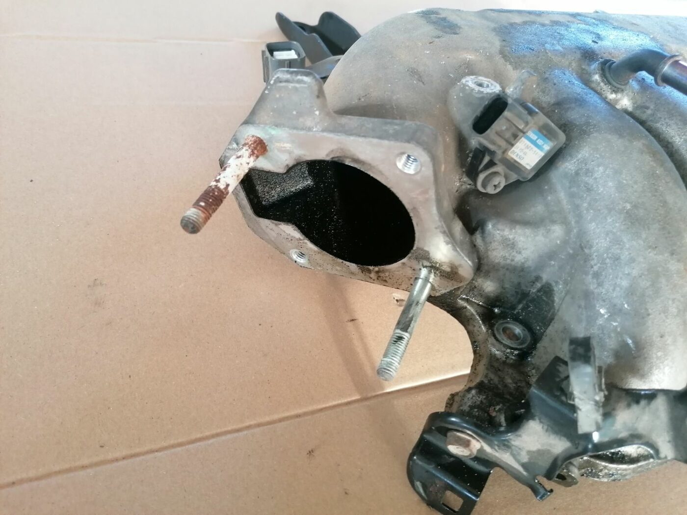 Ieplūdes kolektors priekš HONDA ACCORD 2003 SILVER 8 Ieplūdes kolektors priekš HONDA ACCORD 2003 SILVER