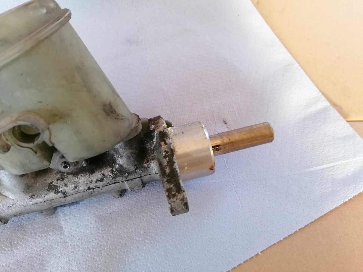 Bremžu pastiprinātāja galvenais cilindrs priekš HONDA ACCORD 2003 SILVER 4 Bremžu pastiprinātāja galvenais cilindrs priekš HONDA ACCORD 2003 SILVER