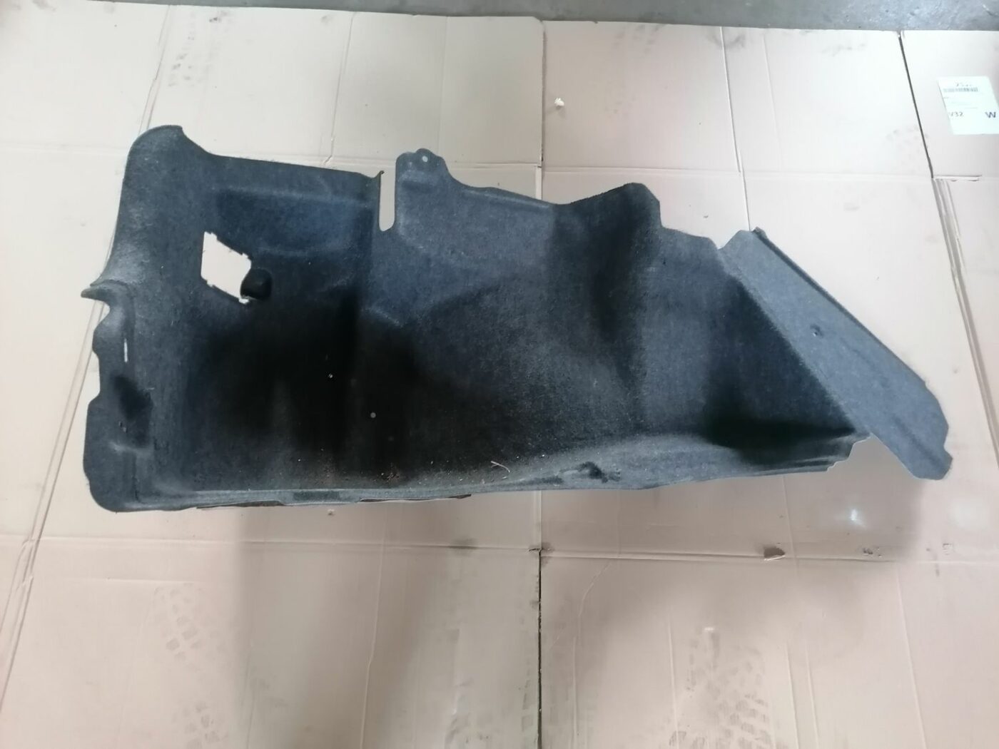 Bagāžnieka nodalījuma sānu apdare priekš HONDA ACCORD 2003 SILVER 1 Bagāžnieka nodalījuma sānu apdare priekš HONDA ACCORD 2003 SILVER