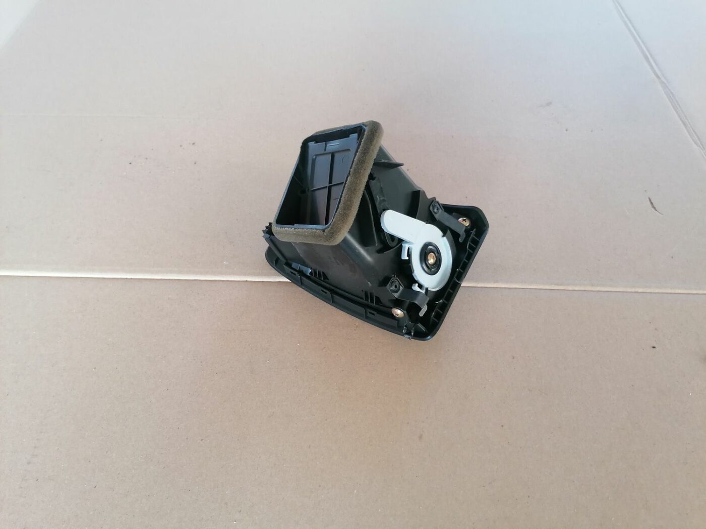 Mērinstrumentu paneļa gaisa vads, pa kreisi priekš HONDA ACCORD 2003 SILVER 4 Mērinstrumentu paneļa gaisa vads, pa kreisi priekš HONDA ACCORD 2003 SILVER