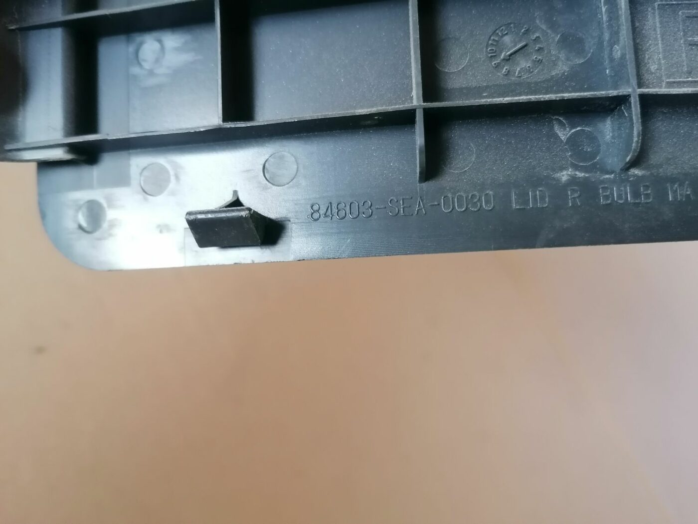 Aizmugurējā luktura vāks priekš HONDA ACCORD 2003 SILVER 3 Aizmugurējā luktura vāks priekš HONDA ACCORD 2003 SILVER