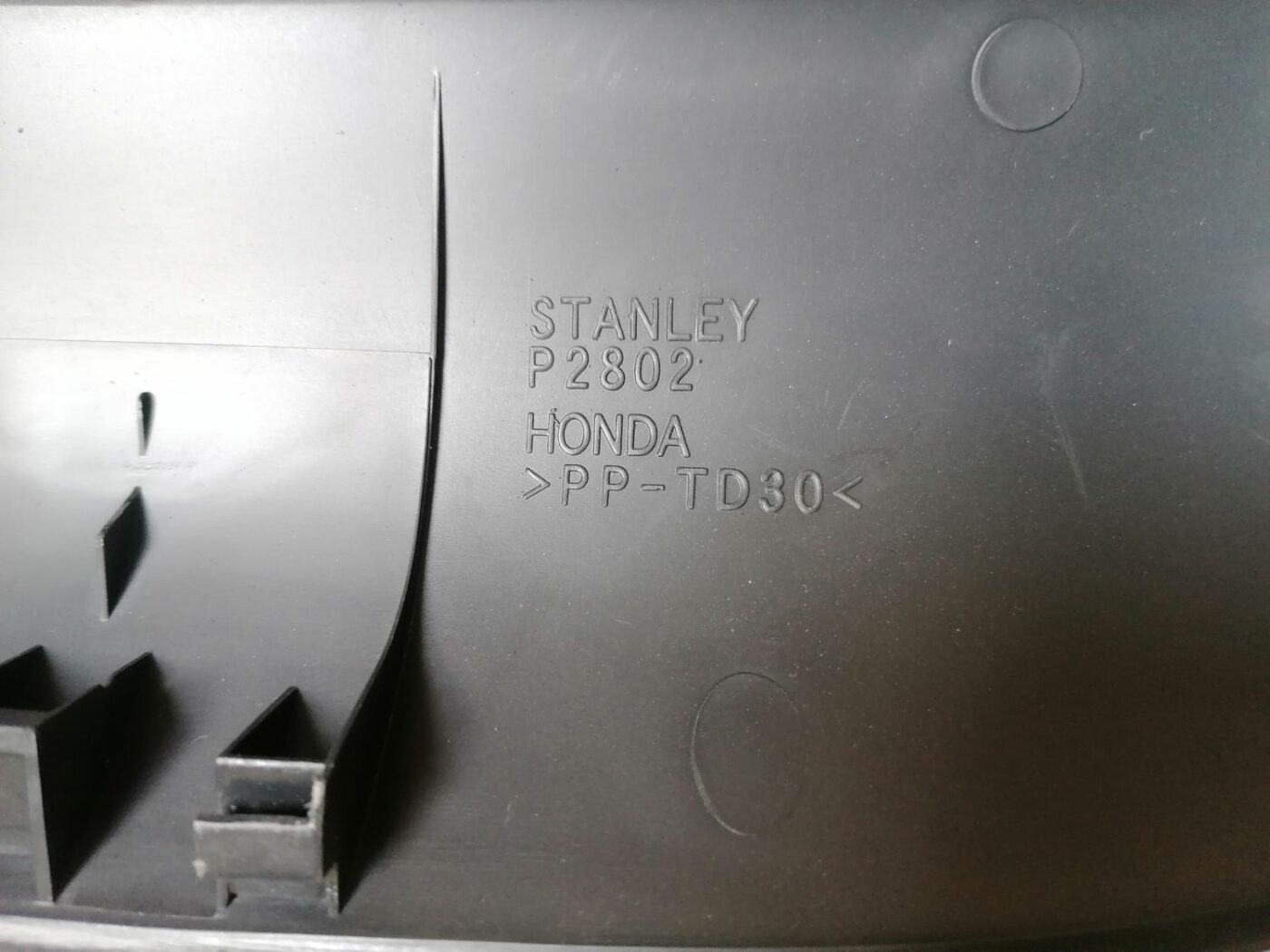 Stop signāla plastmasas uzlika priekš HONDA ACCORD 2003 SILVER 3 Stop signāla plastmasas uzlika priekš HONDA ACCORD 2003 SILVER