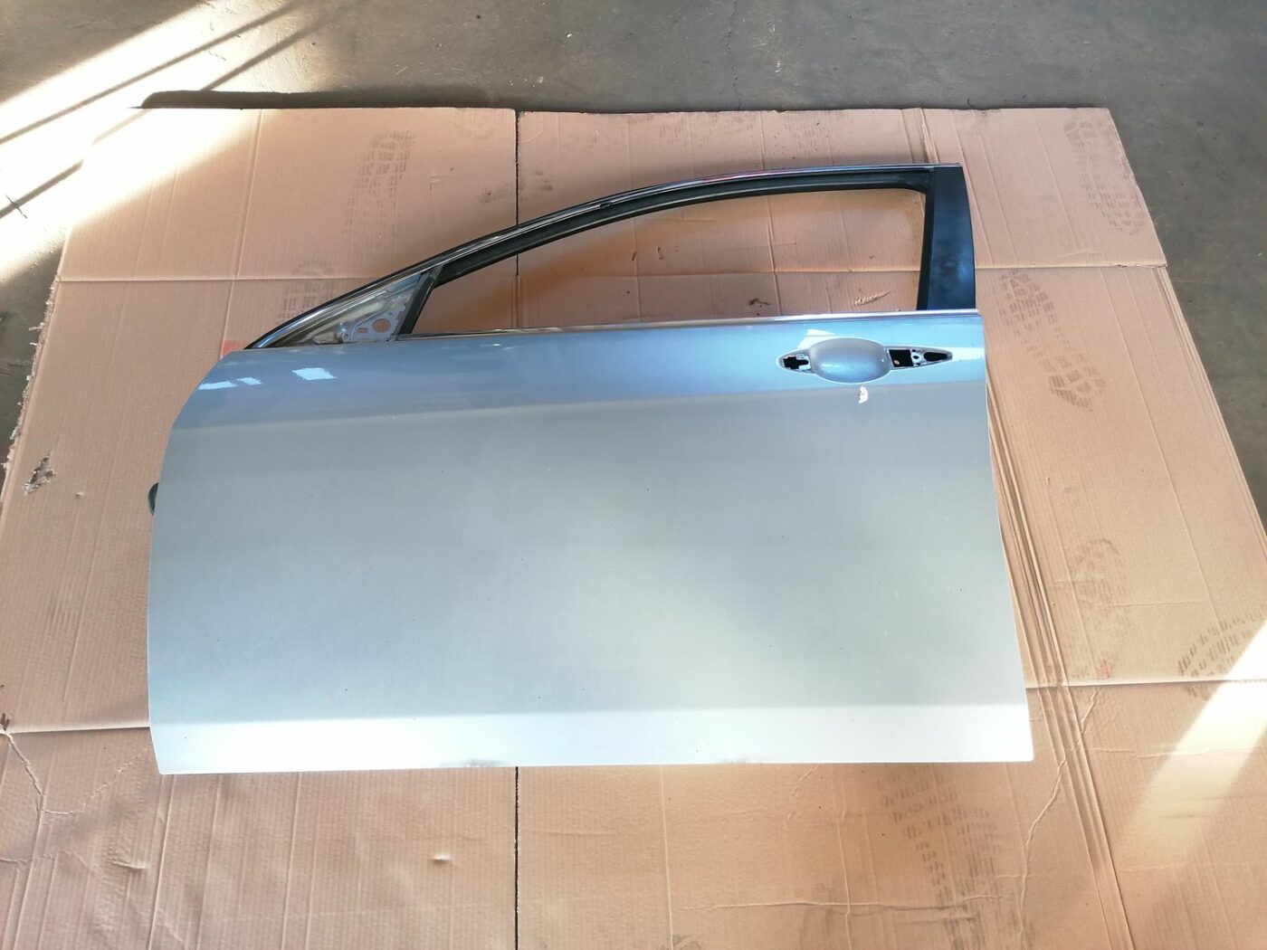 Priekšējās kreisās durvis priekš HONDA ACCORD 2003 SILVER