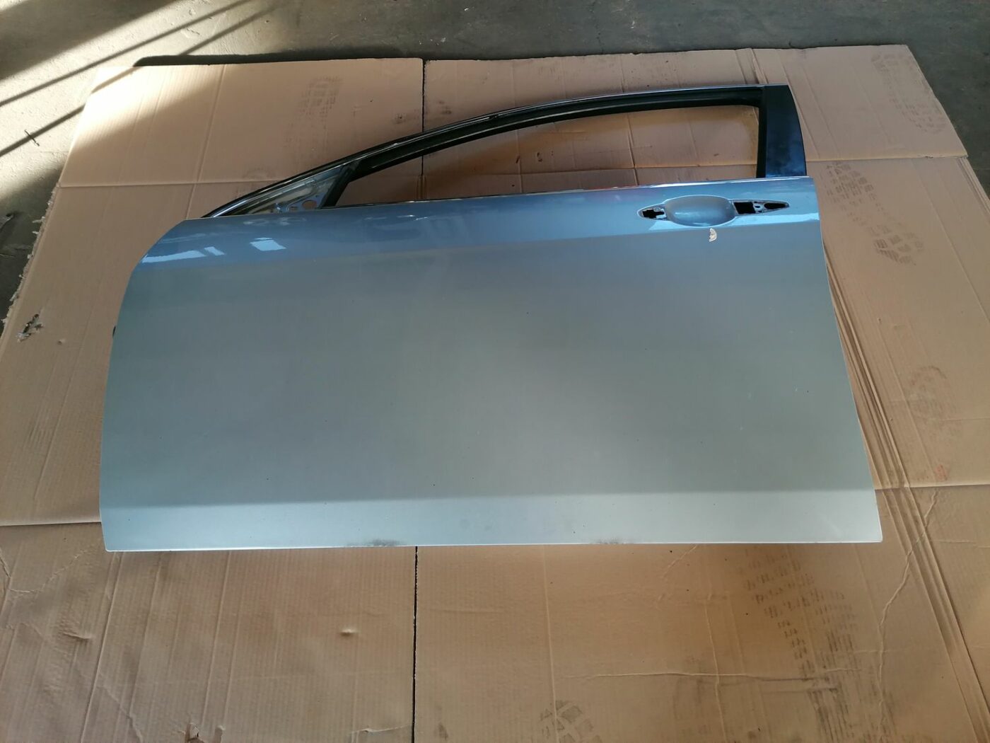 Priekšējās kreisās durvis priekš HONDA ACCORD 2003 SILVER