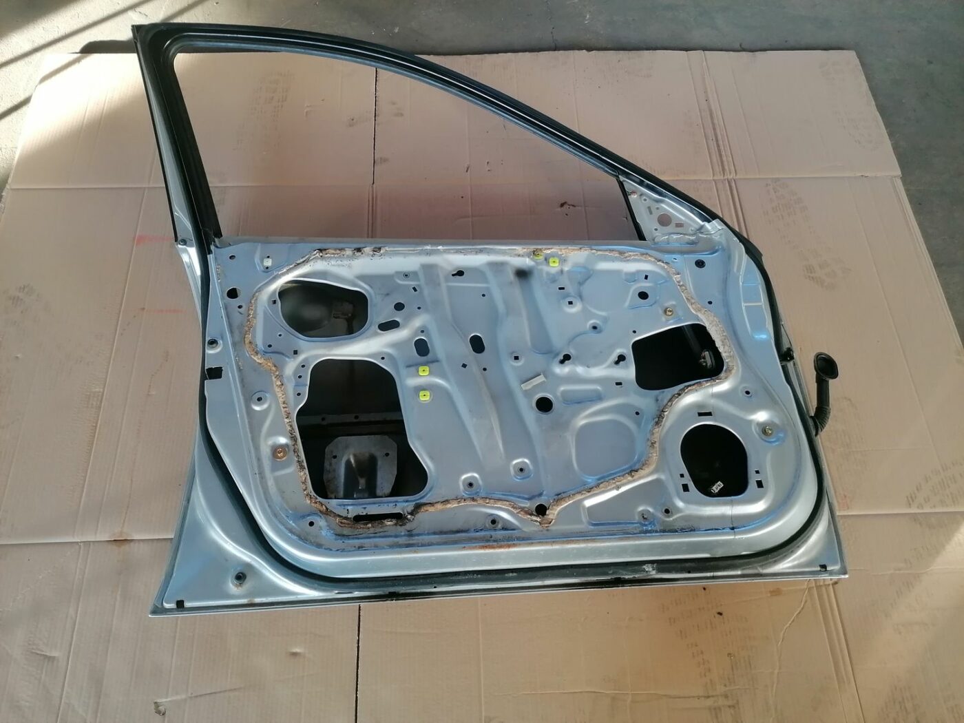 Priekšējās kreisās durvis priekš HONDA ACCORD 2003 SILVER