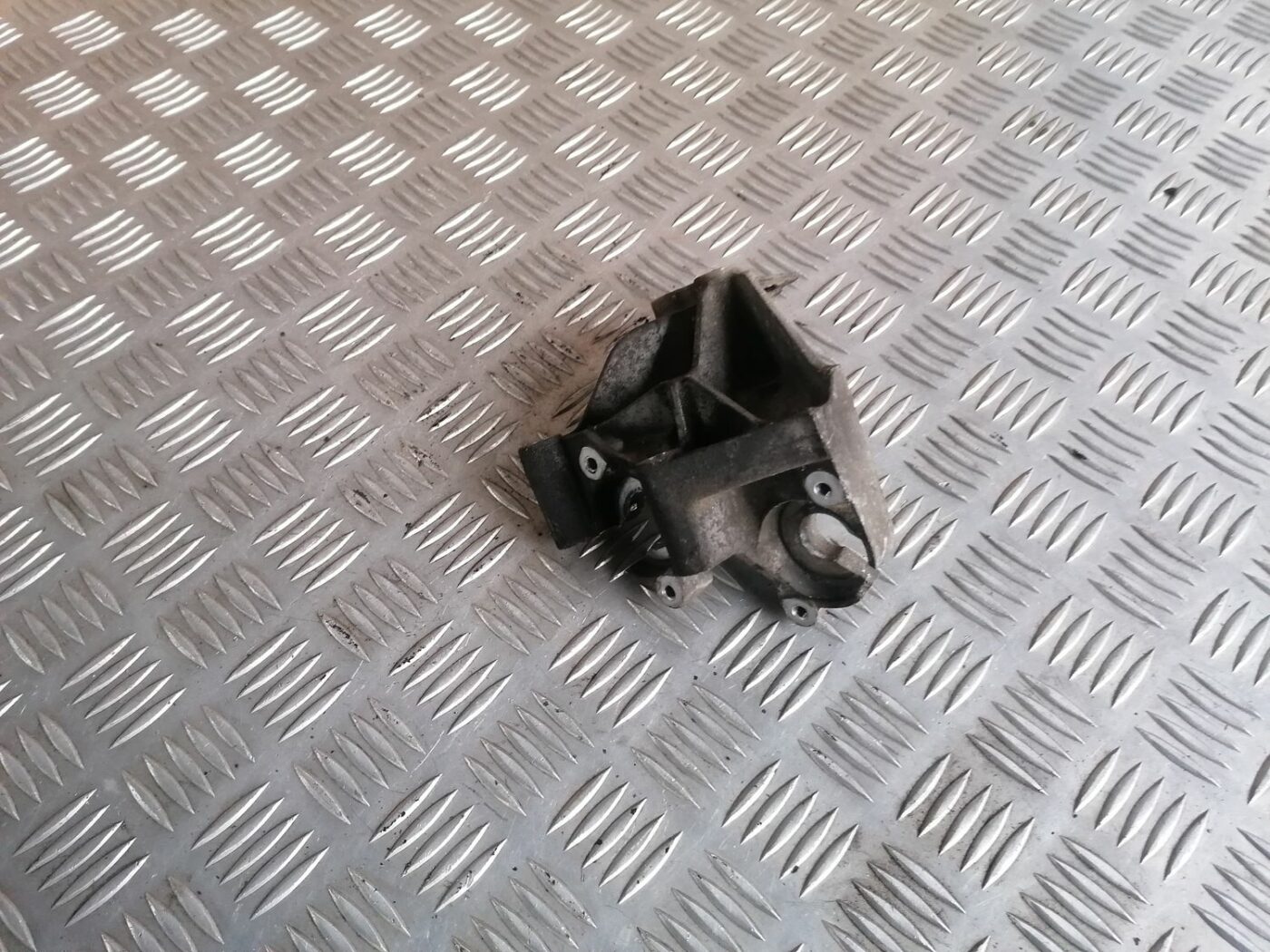 Pārnesumkārbas kronšteins priekš HONDA ACCORD 2003 SILVER 4 Pārnesumkārbas kronšteins priekš HONDA ACCORD 2003 SILVER