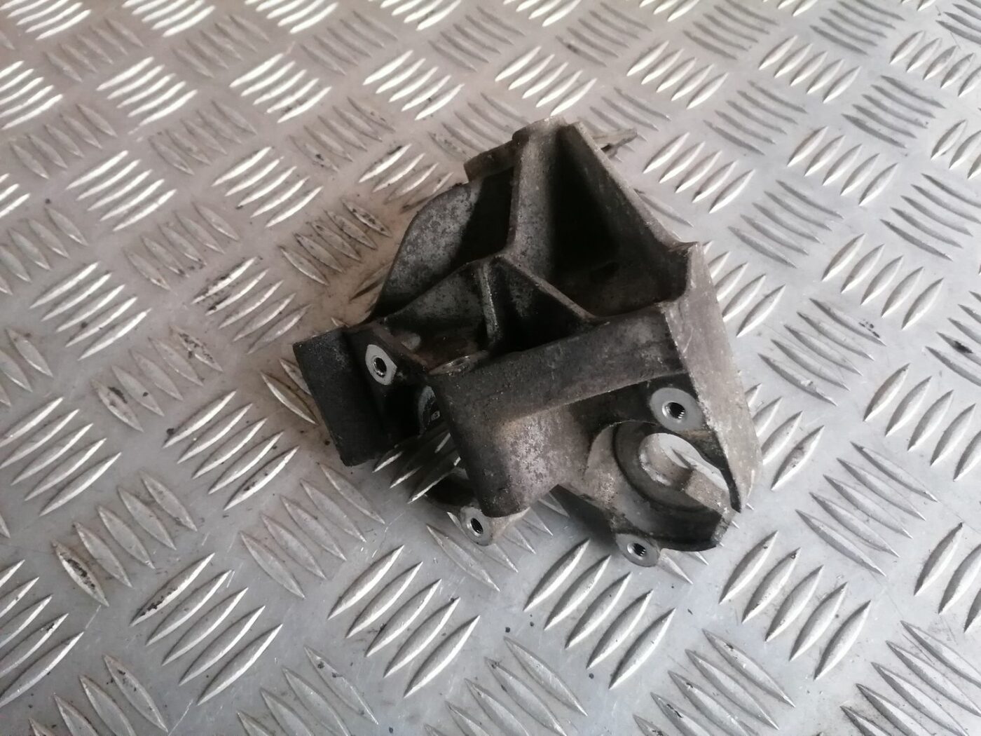 Pārnesumkārbas kronšteins priekš HONDA ACCORD 2003 SILVER 3 Pārnesumkārbas kronšteins priekš HONDA ACCORD 2003 SILVER