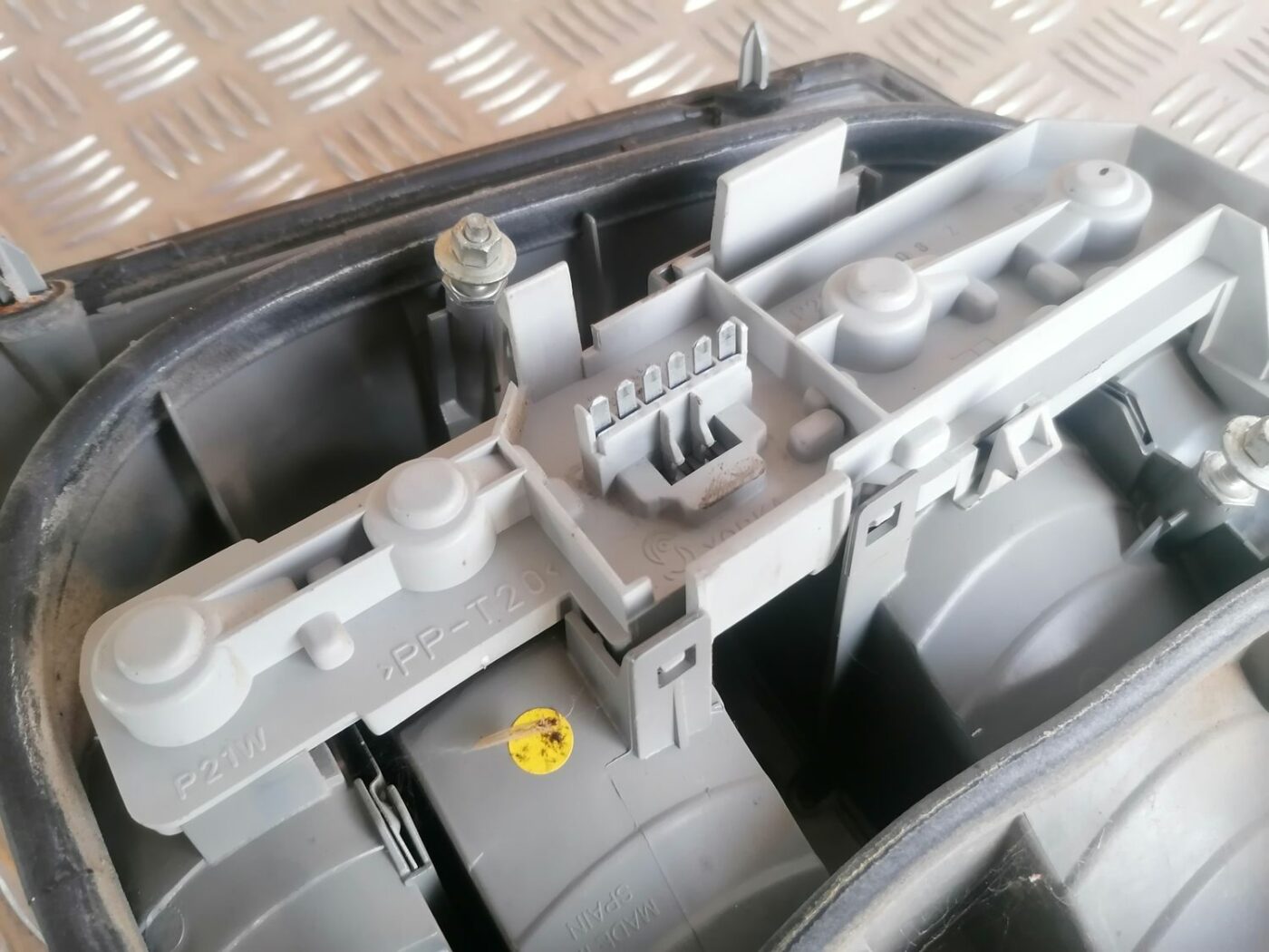 Aizmugurējais labais lukturis priekš OPEL VECTRA C 2002