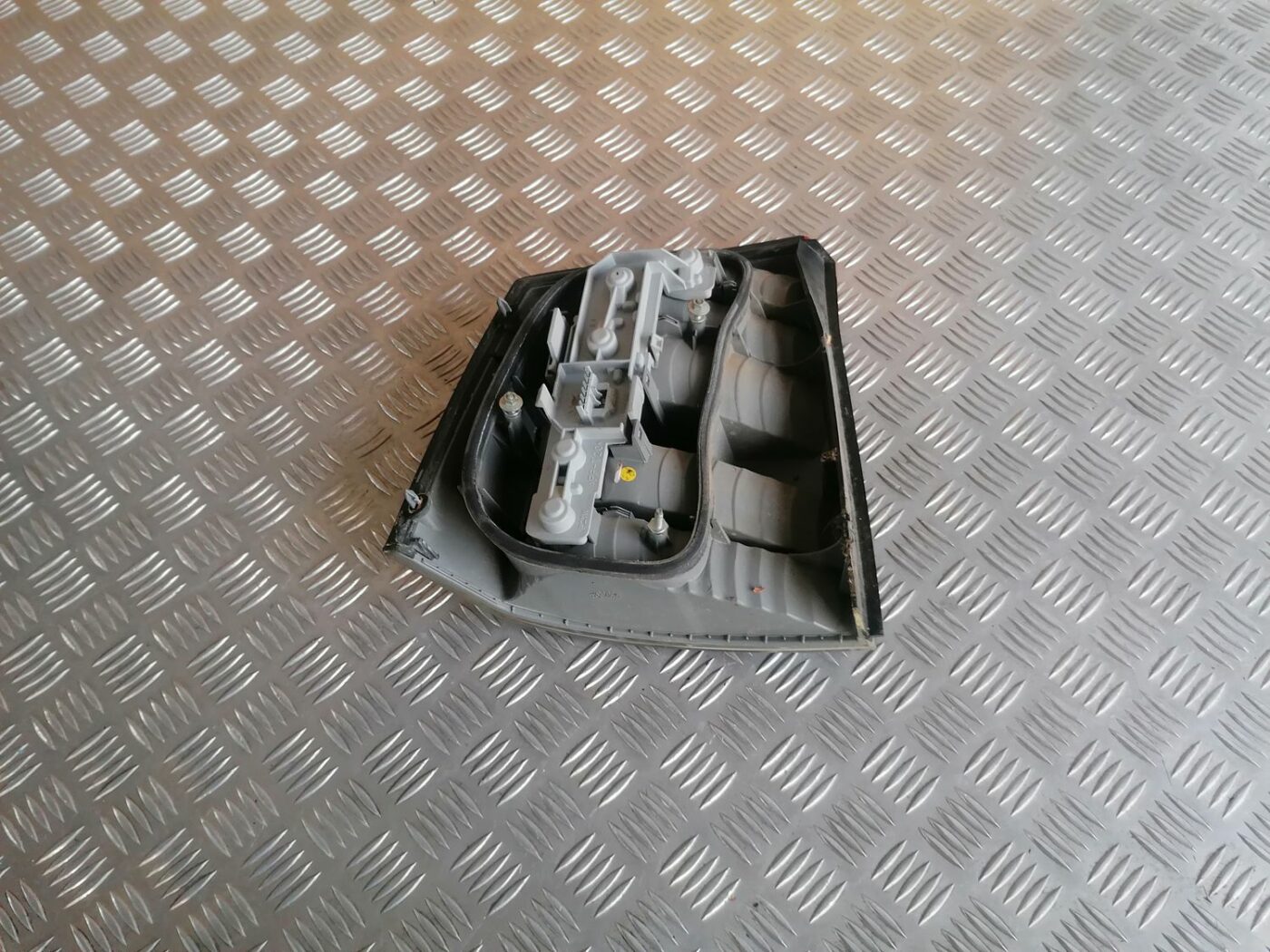 Aizmugurējais labais lukturis priekš OPEL VECTRA C 2002