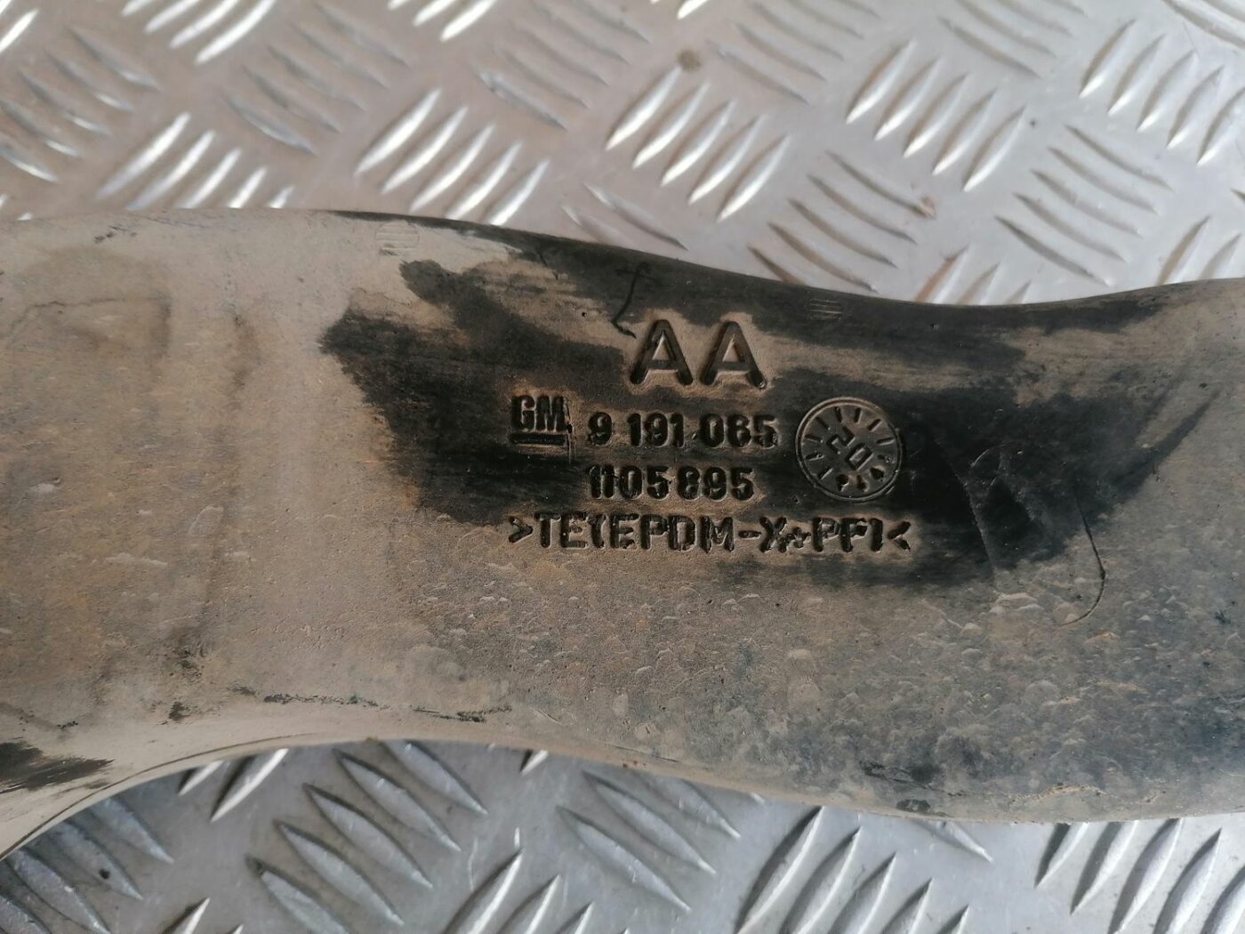 Gaisa vads priekš OPEL VECTRA C 2002 2 Gaisa vads priekš OPEL VECTRA C 2002