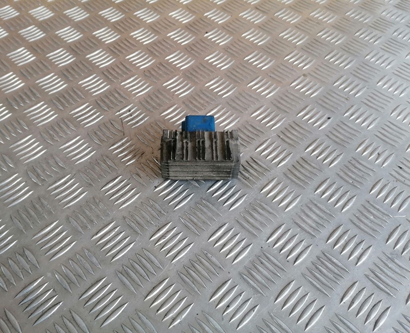 Kvēlsveču releja priekš OPEL VECTRA C 2002 1 Kvēlsveču releja priekš OPEL VECTRA C 2002