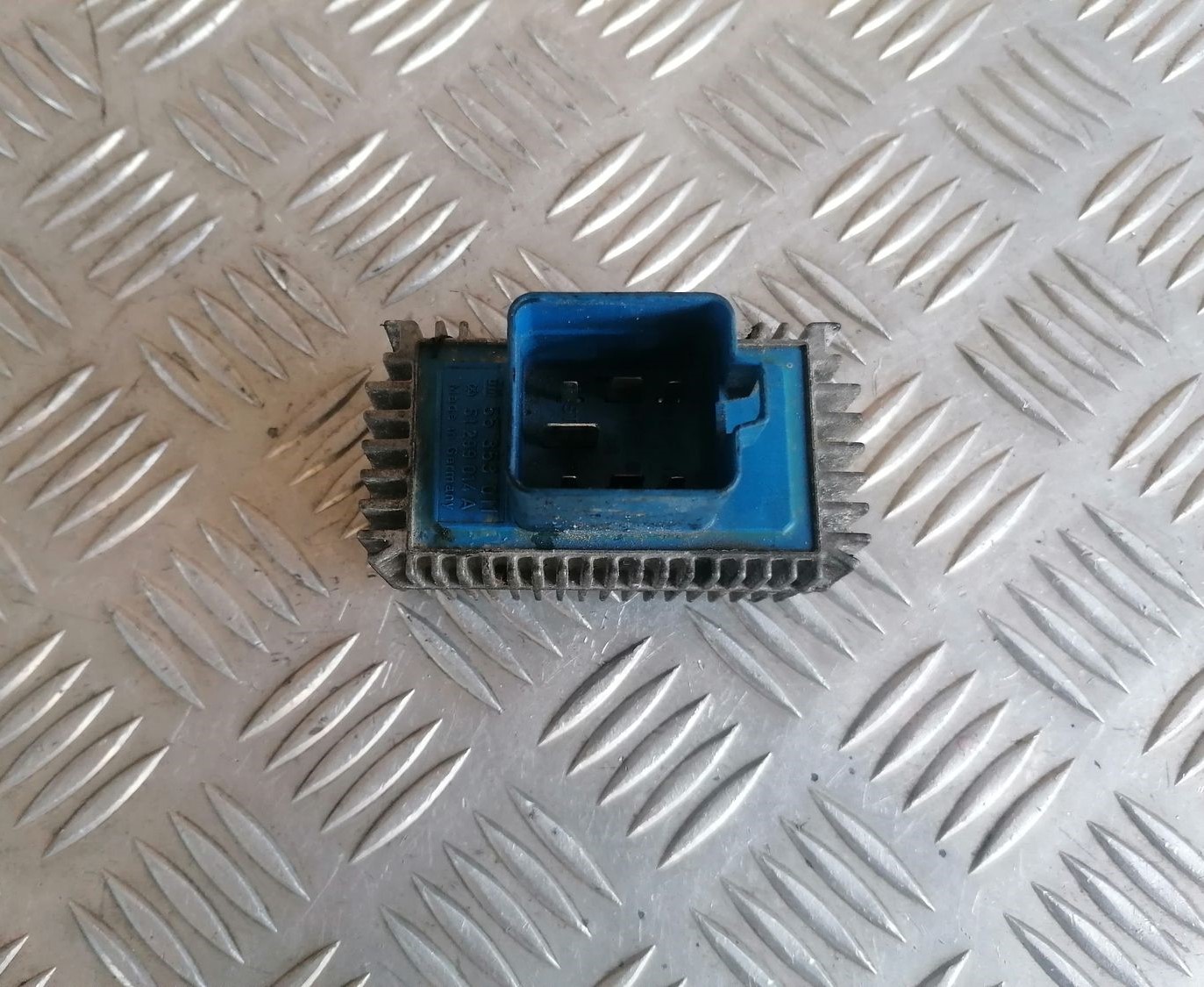 Kvēlsveču releja priekš OPEL VECTRA C 2002 3 Kvēlsveču releja priekš OPEL VECTRA C 2002