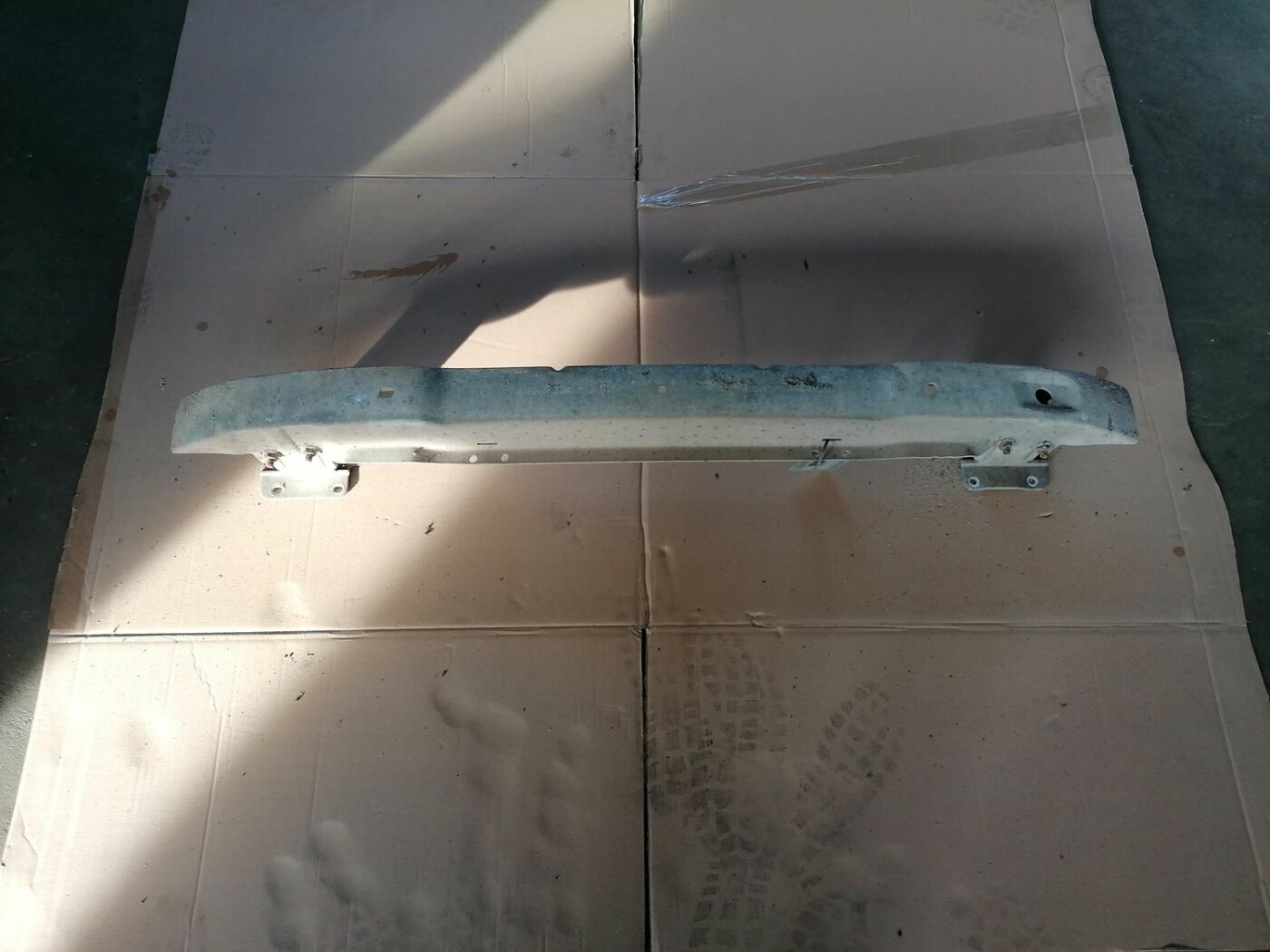 Aizmugurējā bufera pastiprinātājs priekš OPEL VECTRA C 2002 1 Aizmugurējā bufera pastiprinātājs priekš OPEL VECTRA C 2002