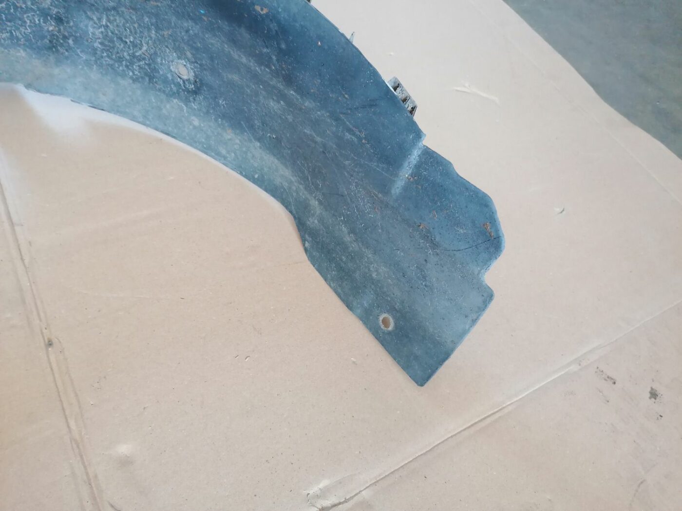 Priekšējais kreisais paspārns priekš OPEL VECTRA C 2002