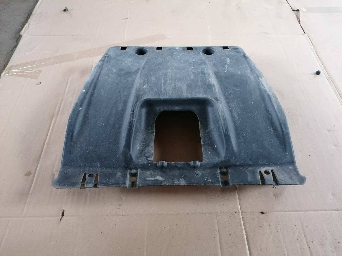 Virsbūves apakšējais aizsargs priekš HONDA ACCORD 2008