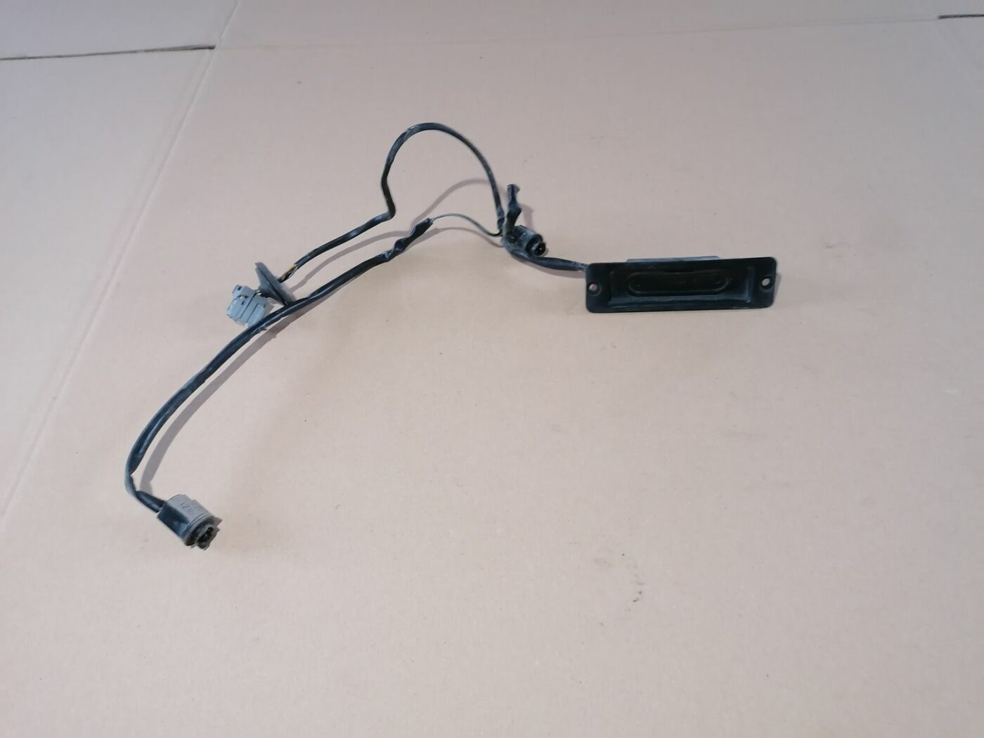 Bagažnieka vāka rokturis priekš VOLVO S60 2004