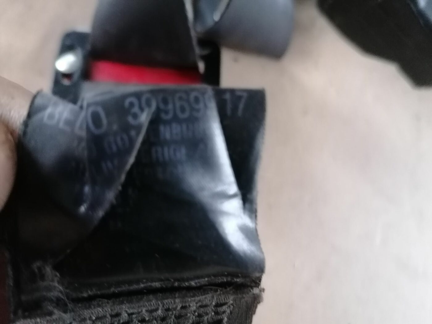 Aizmugurējā labā drošības josta priekš VOLVO S60 2004 3 Aizmugurējā labā drošības josta priekš VOLVO S60 2004