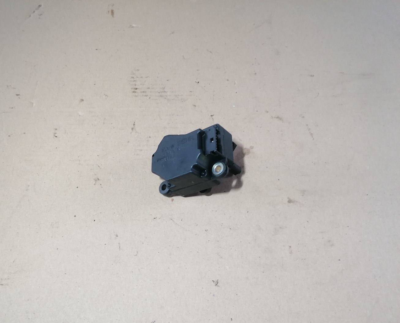 Apsildes sistēmas aktuators priekš VOLVO S60 2004