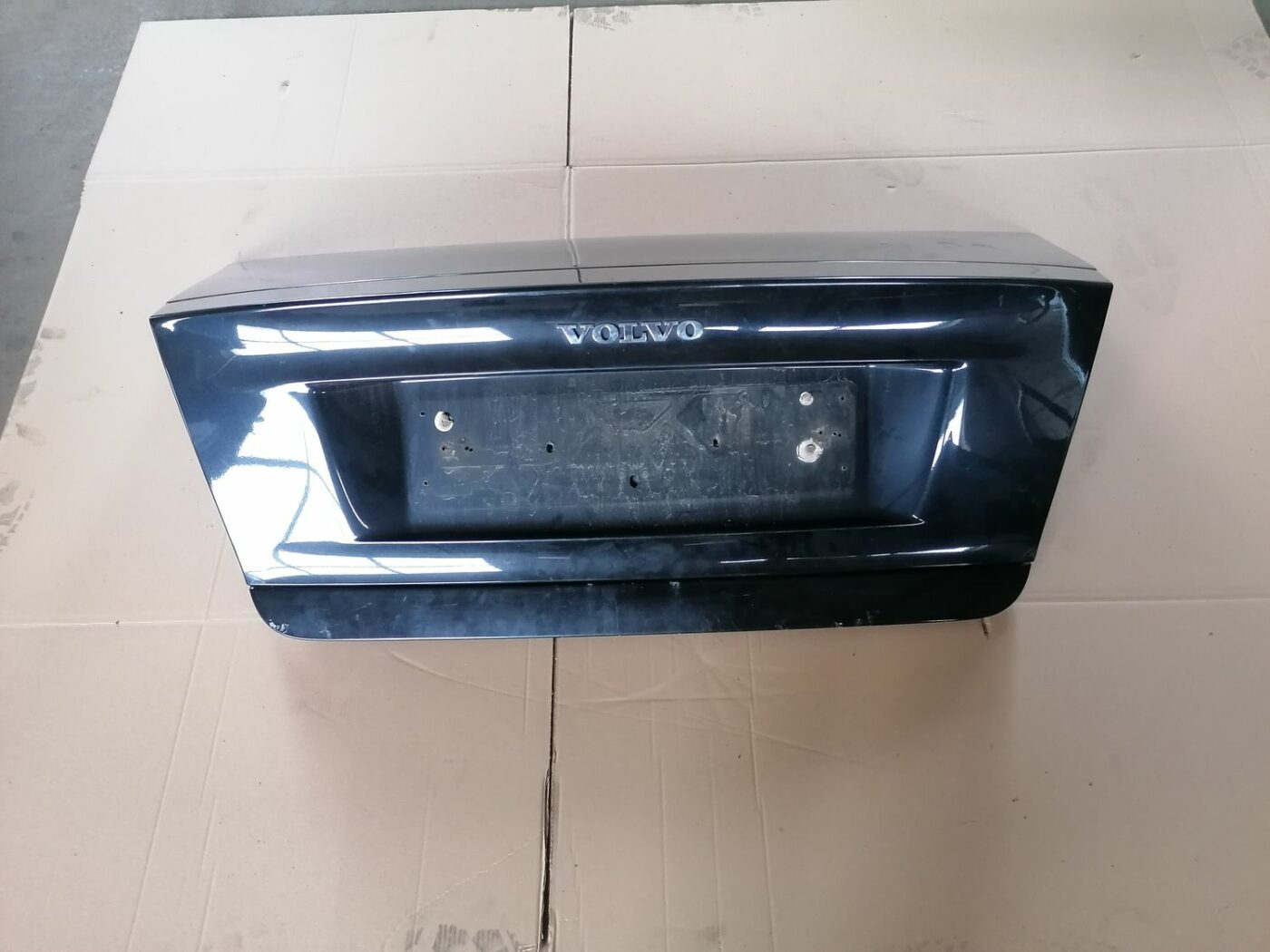 Bagāžnieka vāks priekš VOLVO S60 2004 1 Bagāžnieka vāks priekš VOLVO S60 2004