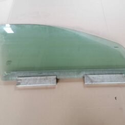 Priekšējo labo durvju stikls priekš VOLVO S60 2004