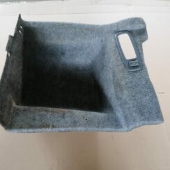 Bagāžnieka nodalījuma sānu apdare priekš VOLVO S60 2004