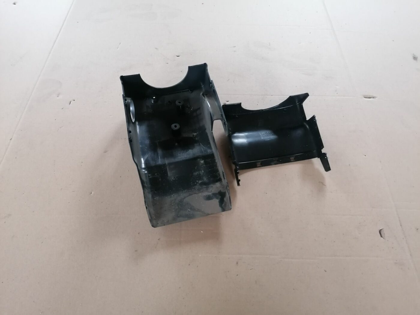 Stūres statnes putekļu aizsargs (salonā) priekš VOLVO S60 2004