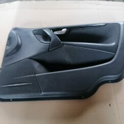 Priekšējo labo durvju apdare priekš VOLVO S60 2004