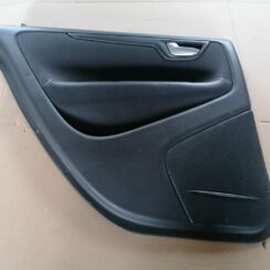 Aizmugurējo kreiso durvju apdare priekš VOLVO S60 2004