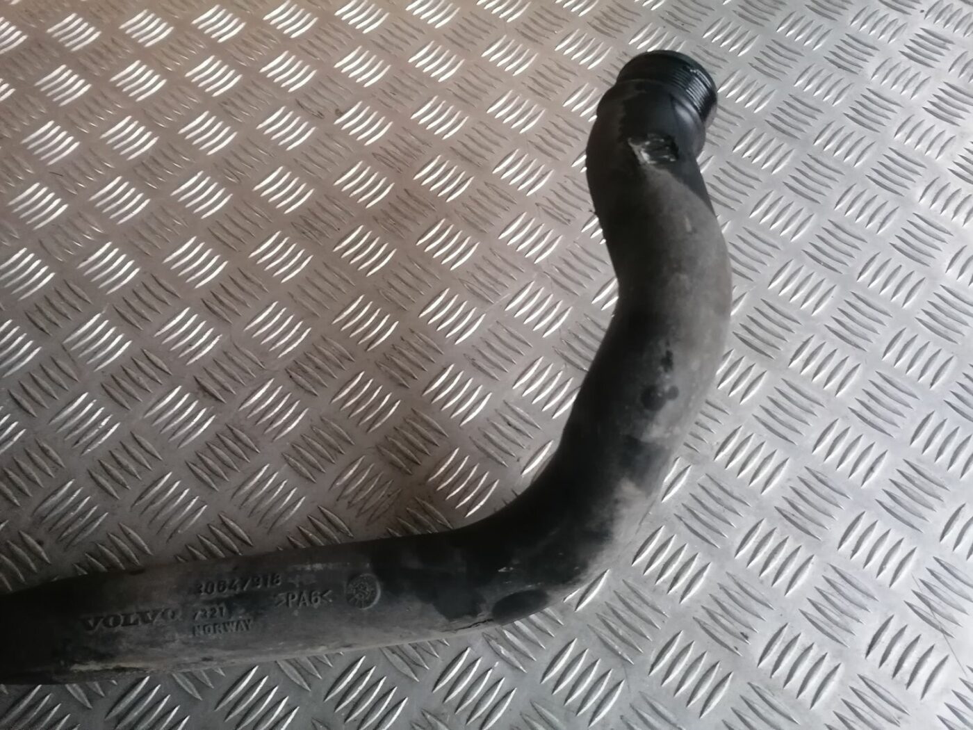 Interkulera caurule priekš VOLVO S60 2004 4 Interkulera caurule priekš VOLVO S60 2004