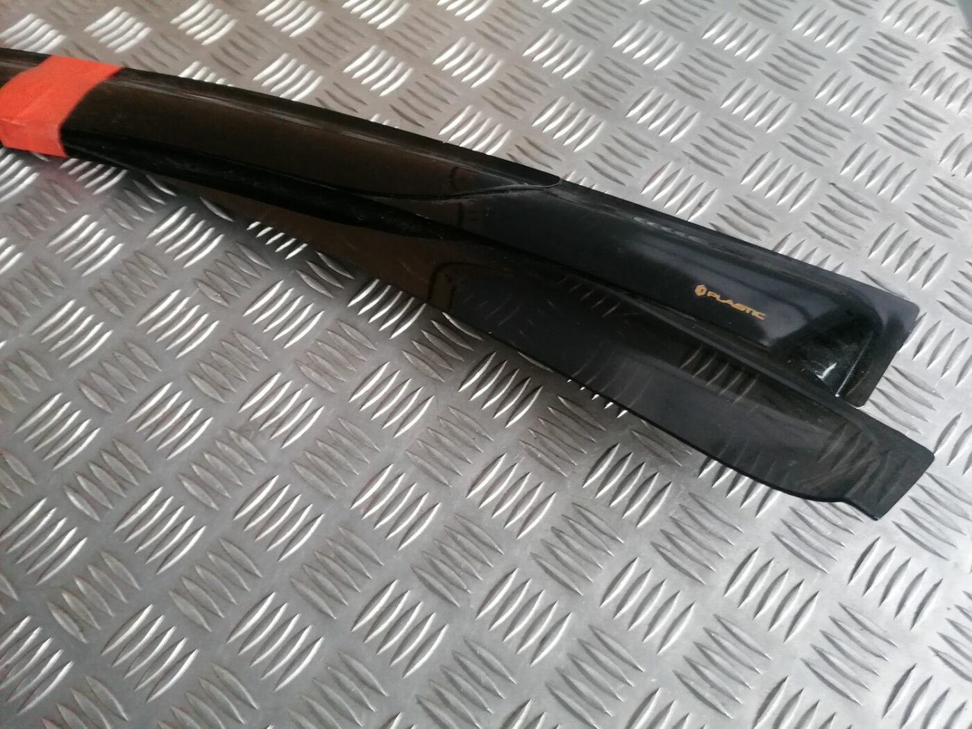 Durvju moldingu komplekts priekš VOLVO S60 2004