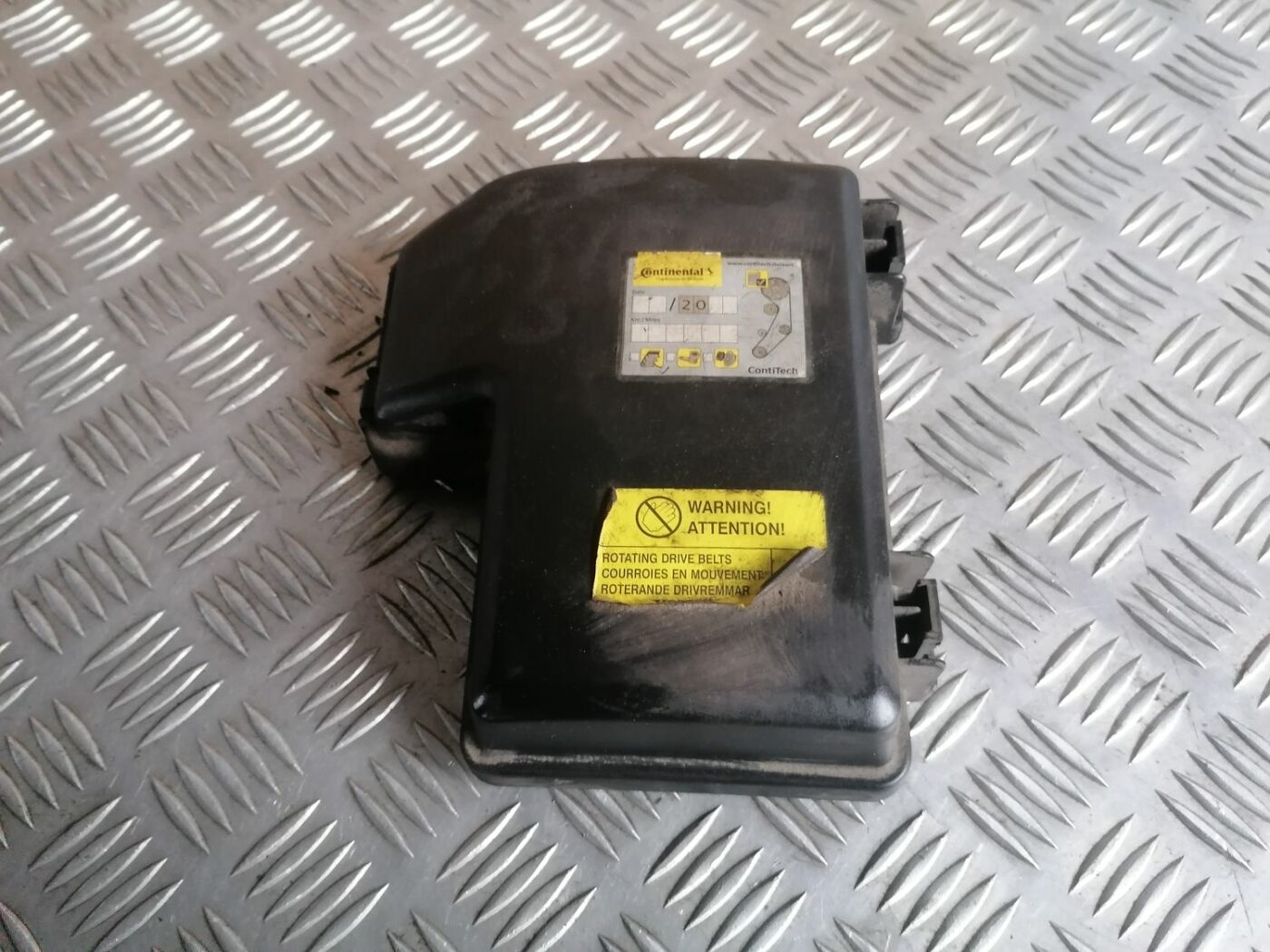 Drošinātāju kārbas korpusa vāks priekš VOLVO S60 2004