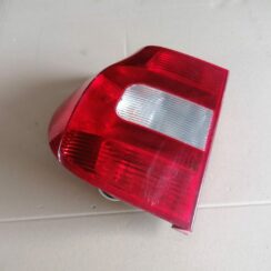 Aizmugurējais kreisais lukturis priekš SKODA YETI 2012