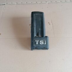 Dzinēja dekoratīva vāka daļa priekš SKODA YETI 2012