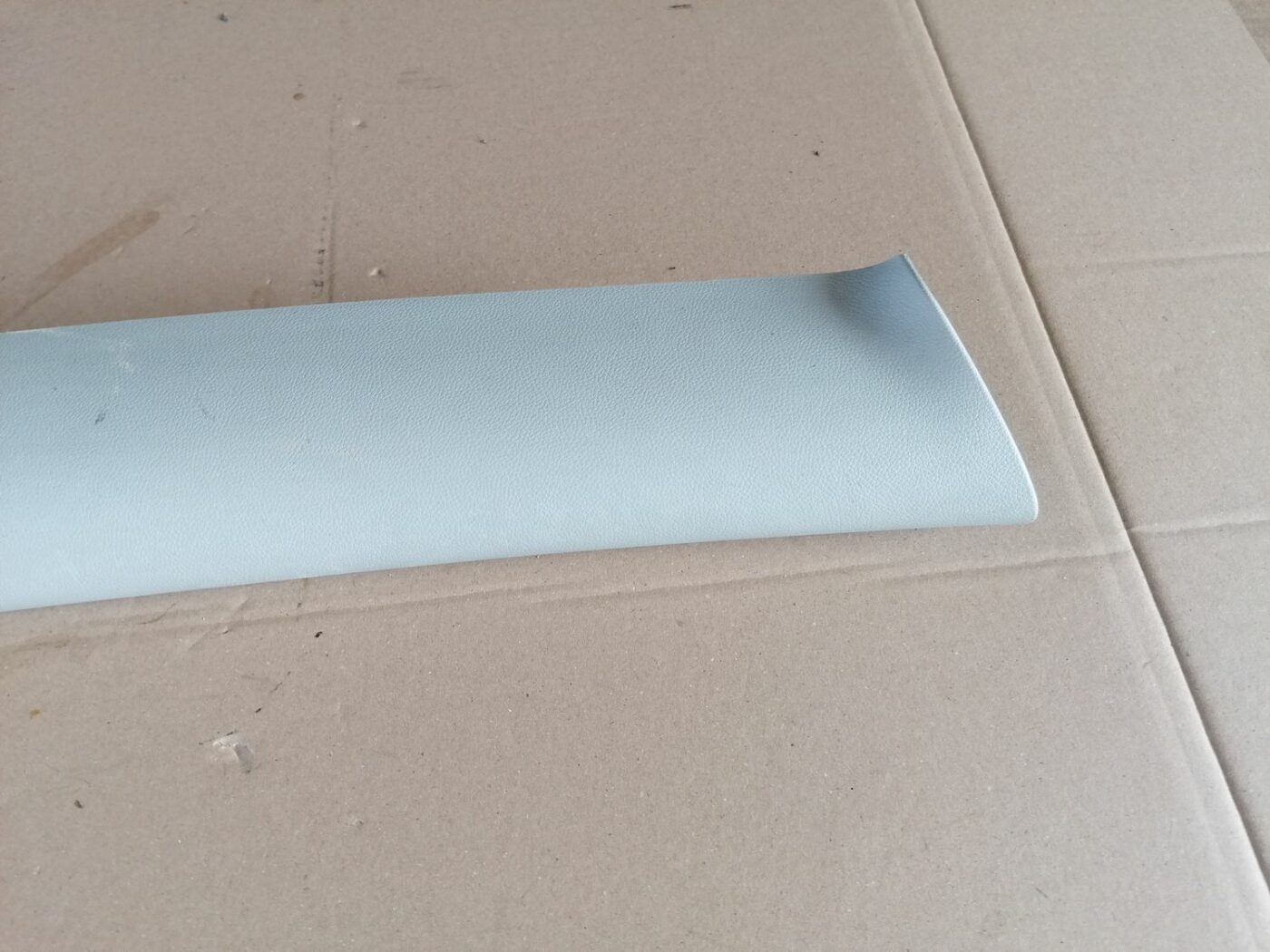 Priekšējas salona statnes apdare priekš SKODA YETI 2012 5 Priekšējas salona statnes apdare priekš SKODA YETI 2012